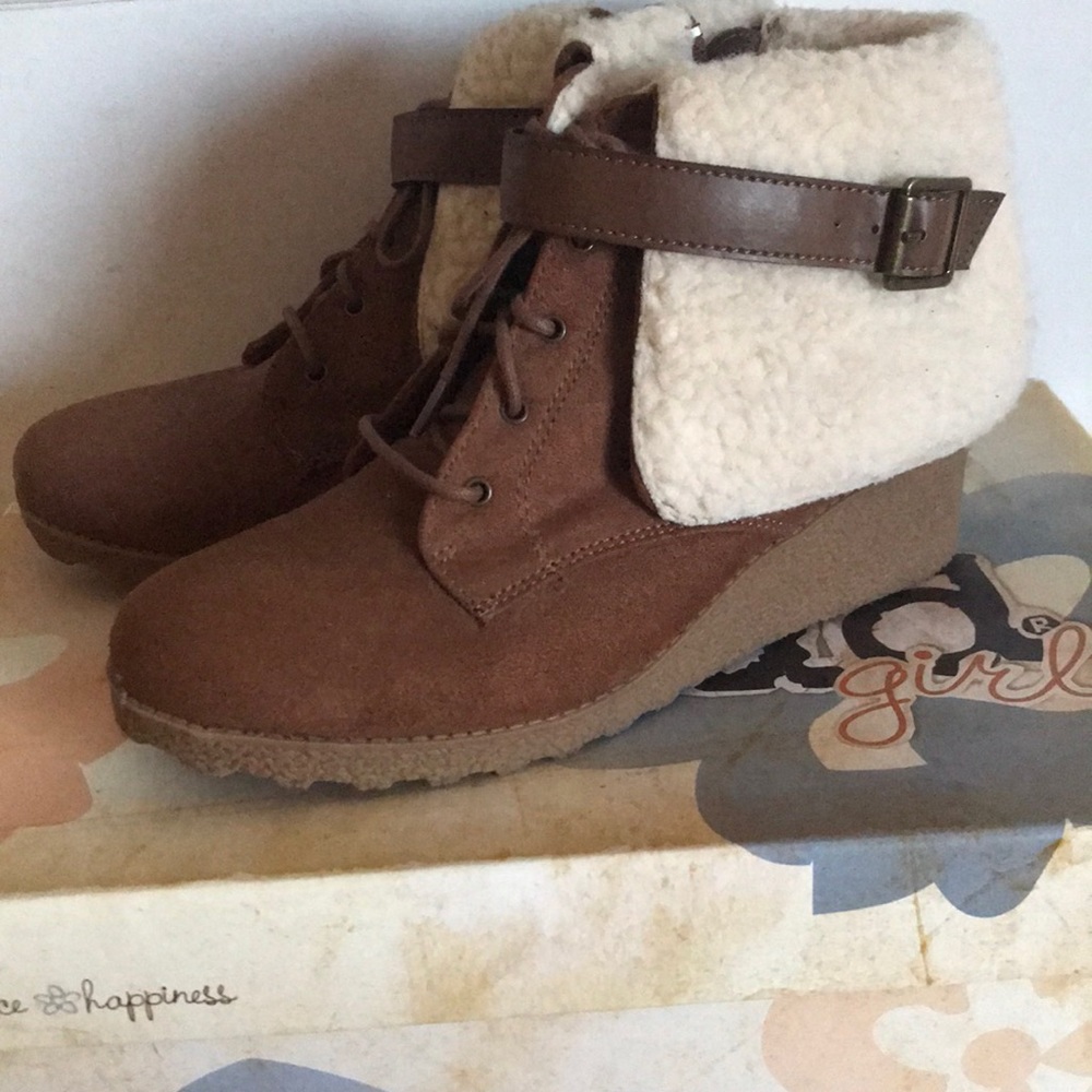 Mudd High Heeled Booties